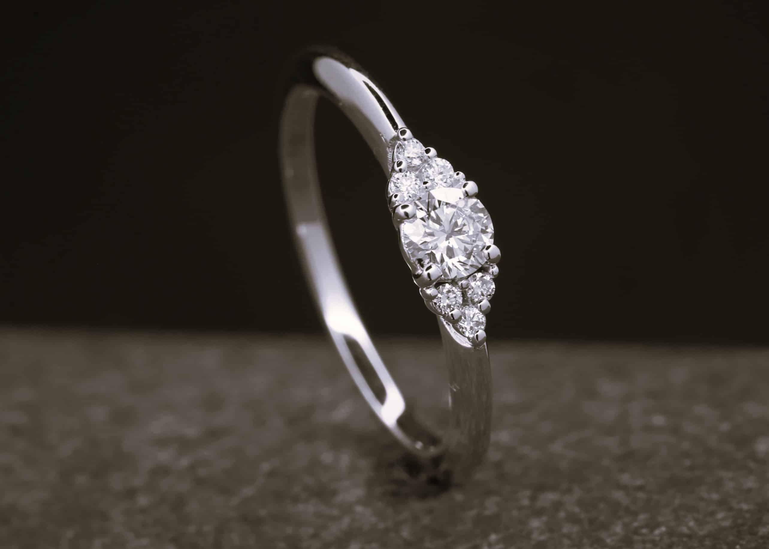 Verlobungsring 585er Weißgold mit 0,298ct synthetischen Diamanten im Brillantschliff – Bild 2