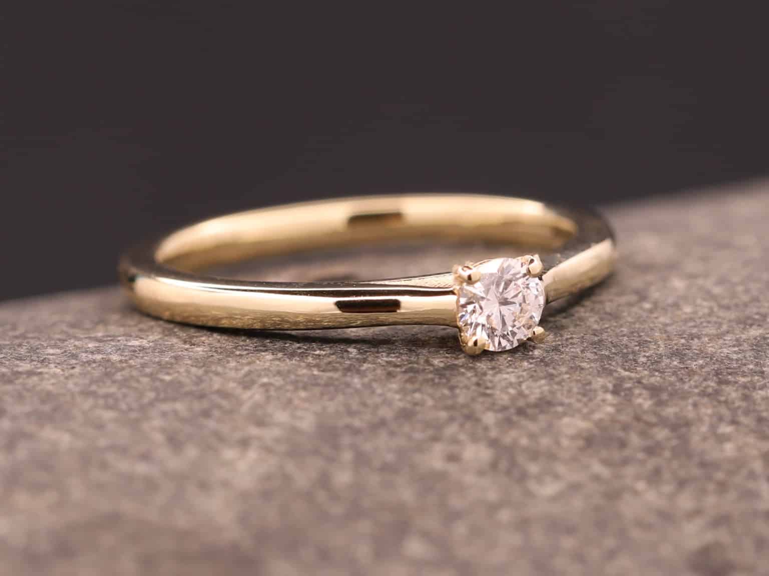 Verlobungsring 585er Gelbgold mit 0,157ct synthetischem Diamanten im Brillantschliff – Bild 7