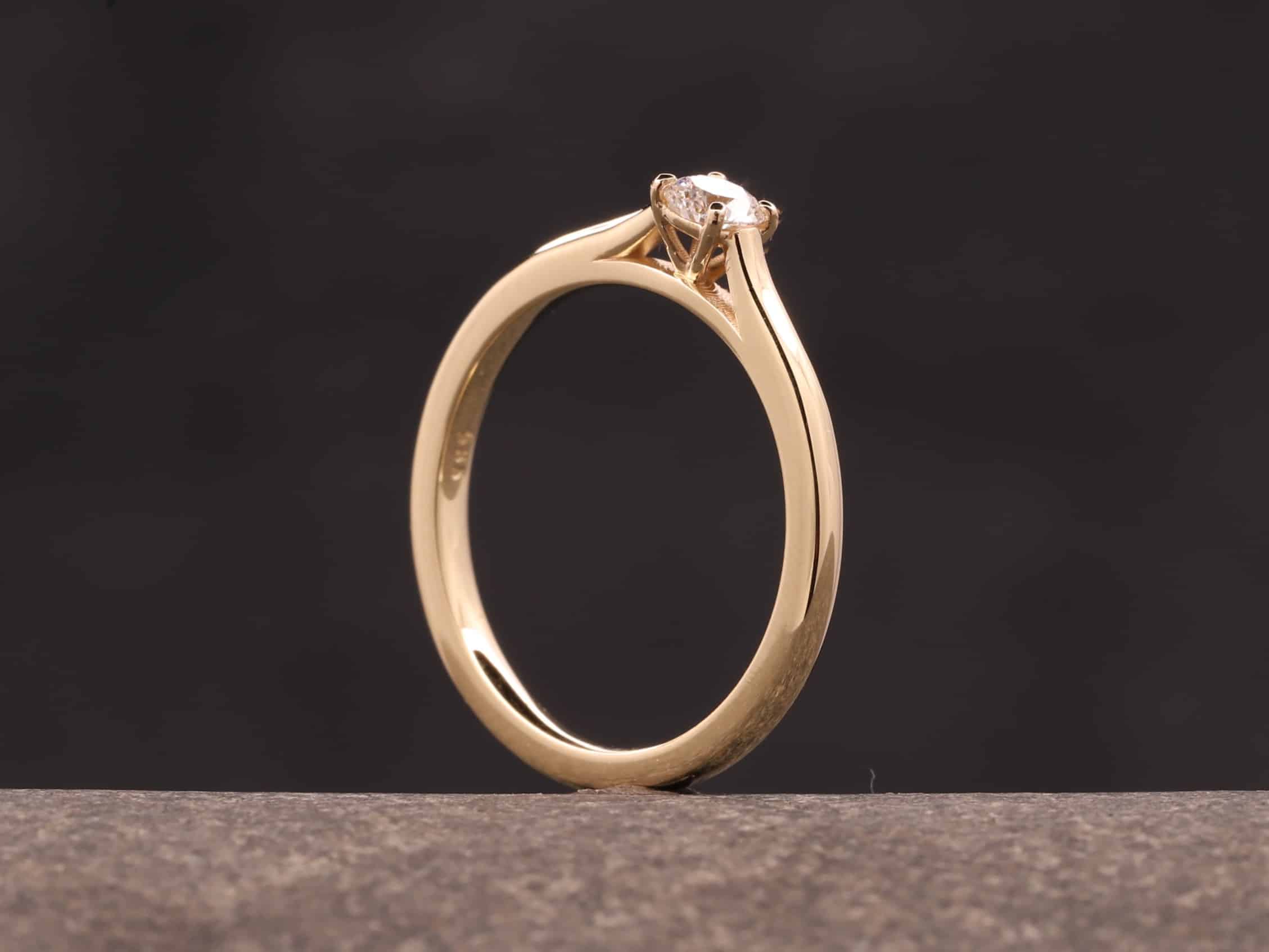 Verlobungsring 585er Gelbgold mit 0,157ct synthetischem Diamanten im Brillantschliff – Bild 4