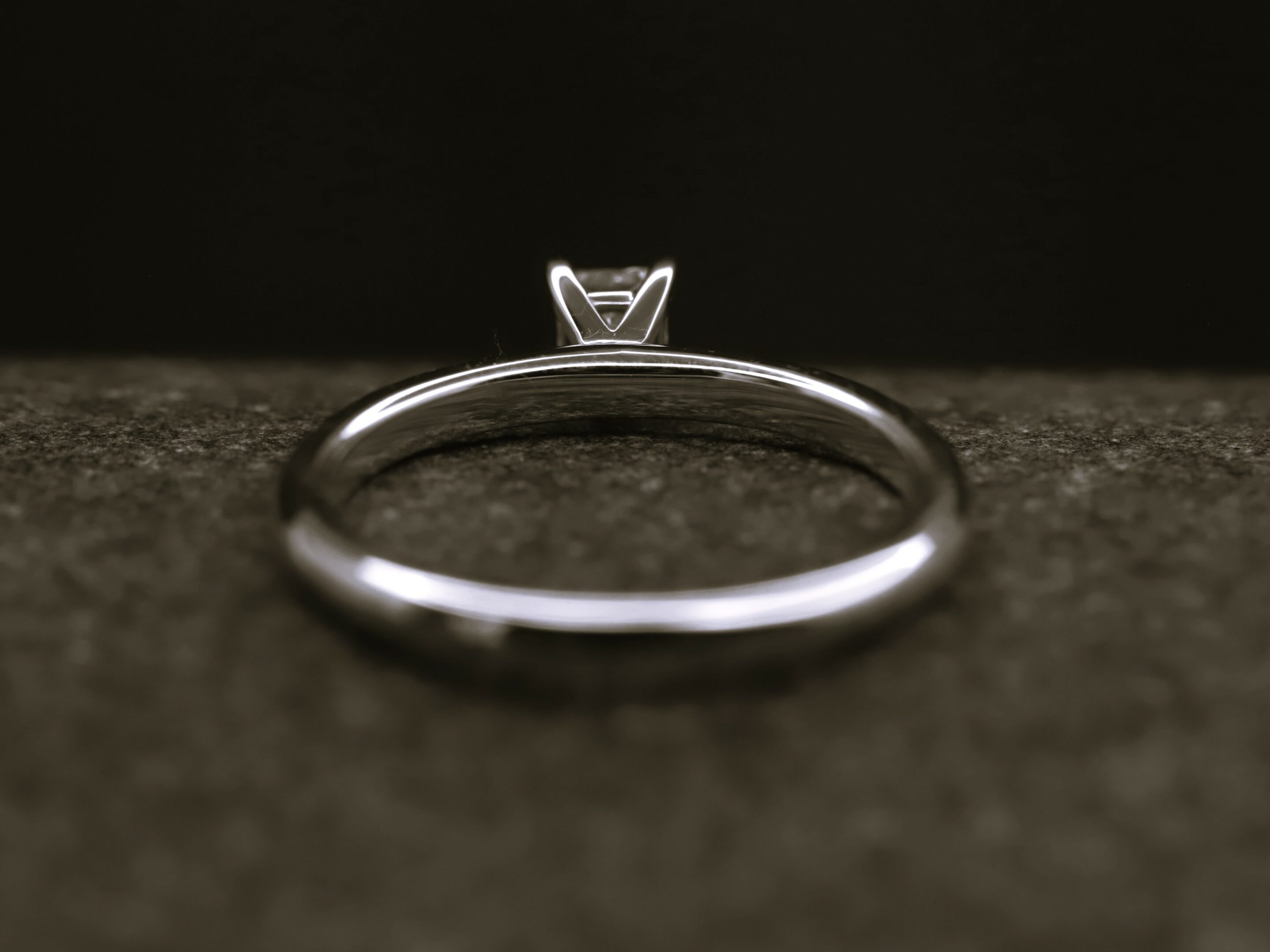 Verlobungsring 585er Weißgold mit 0,21ct synthetischem Diamanten im Princess Schliff – Bild 5