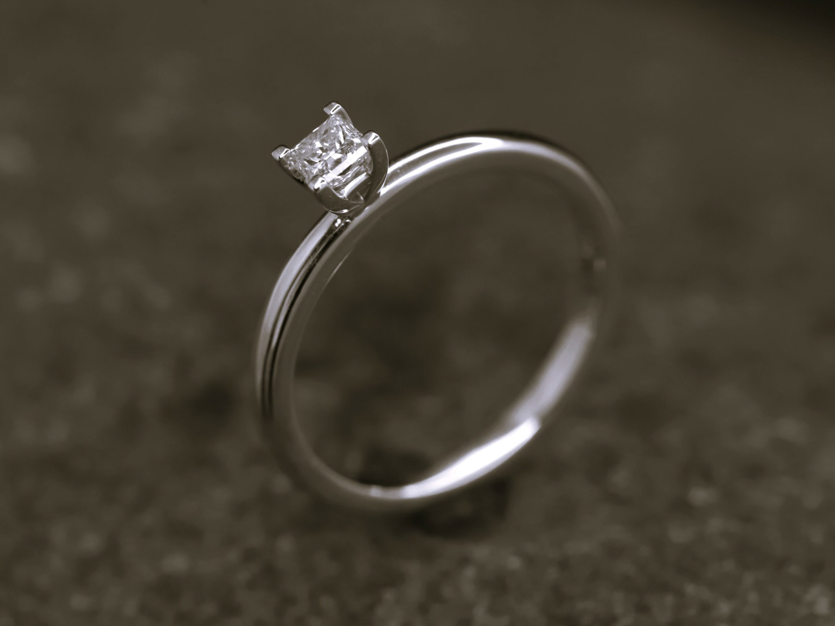 Verlobungsring 585er Weißgold mit 0,21ct synthetischem Diamanten im Princess Schliff – Bild 11