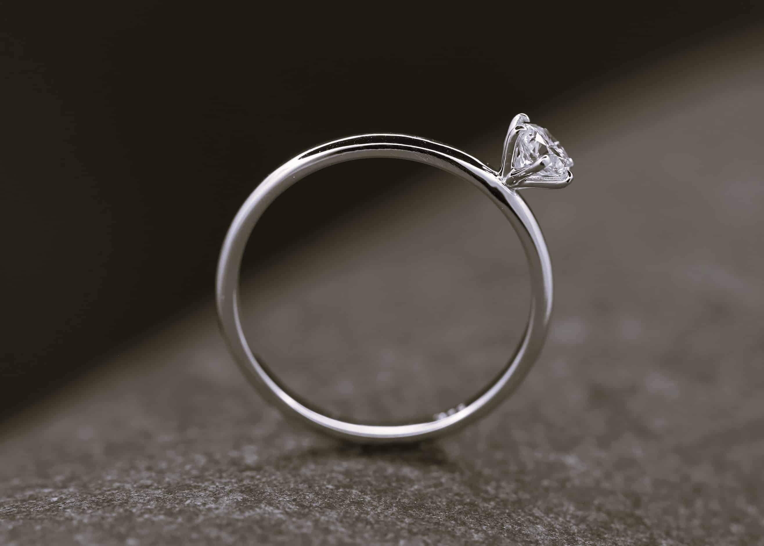 Verlobungsring 585er Weißgold mit 0,25ct synthetischem Diamanten im Brillantschliff – Bild 9