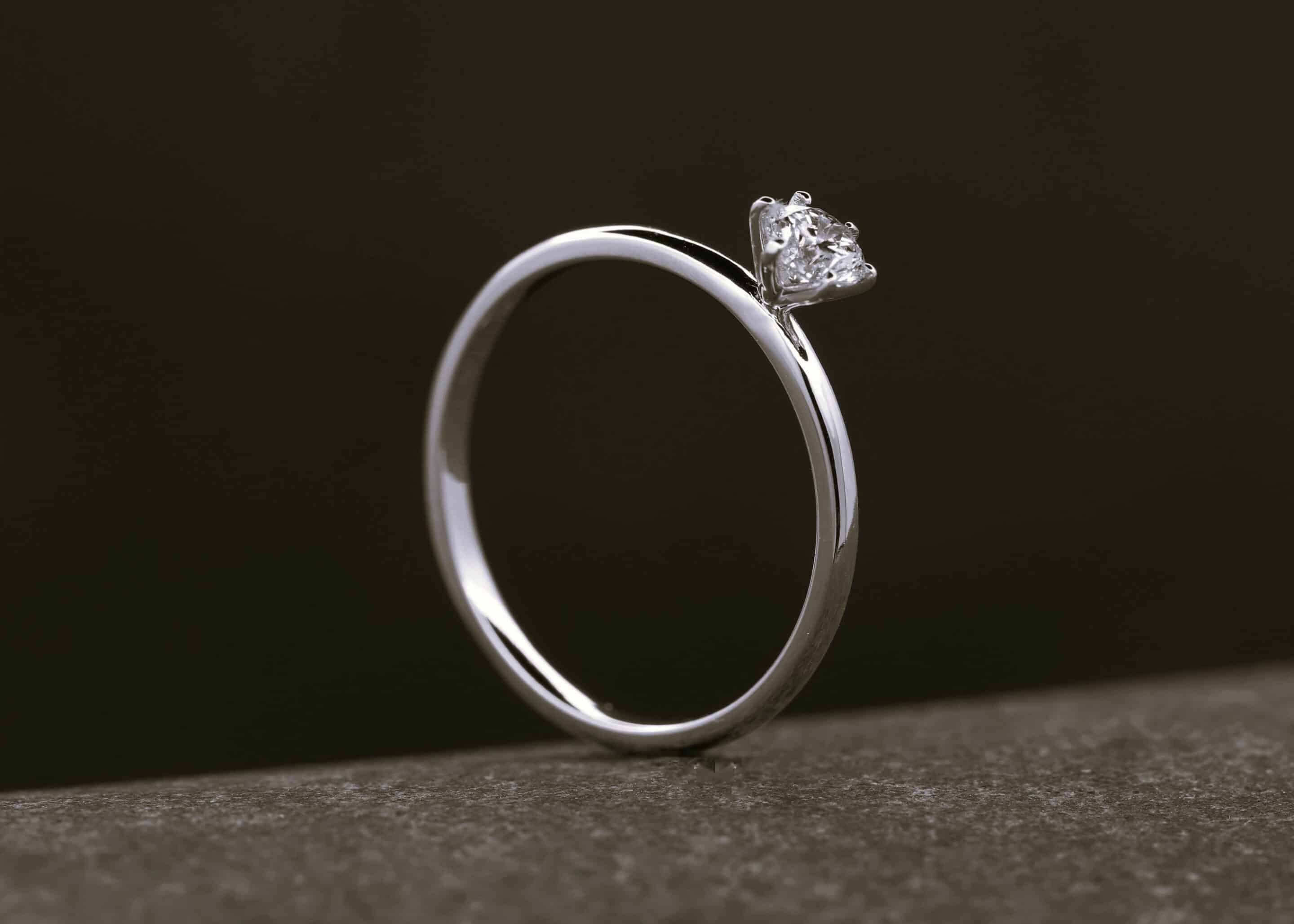 Verlobungsring 585er Weißgold mit 0,25ct synthetischem Diamanten im Brillantschliff – Bild 4