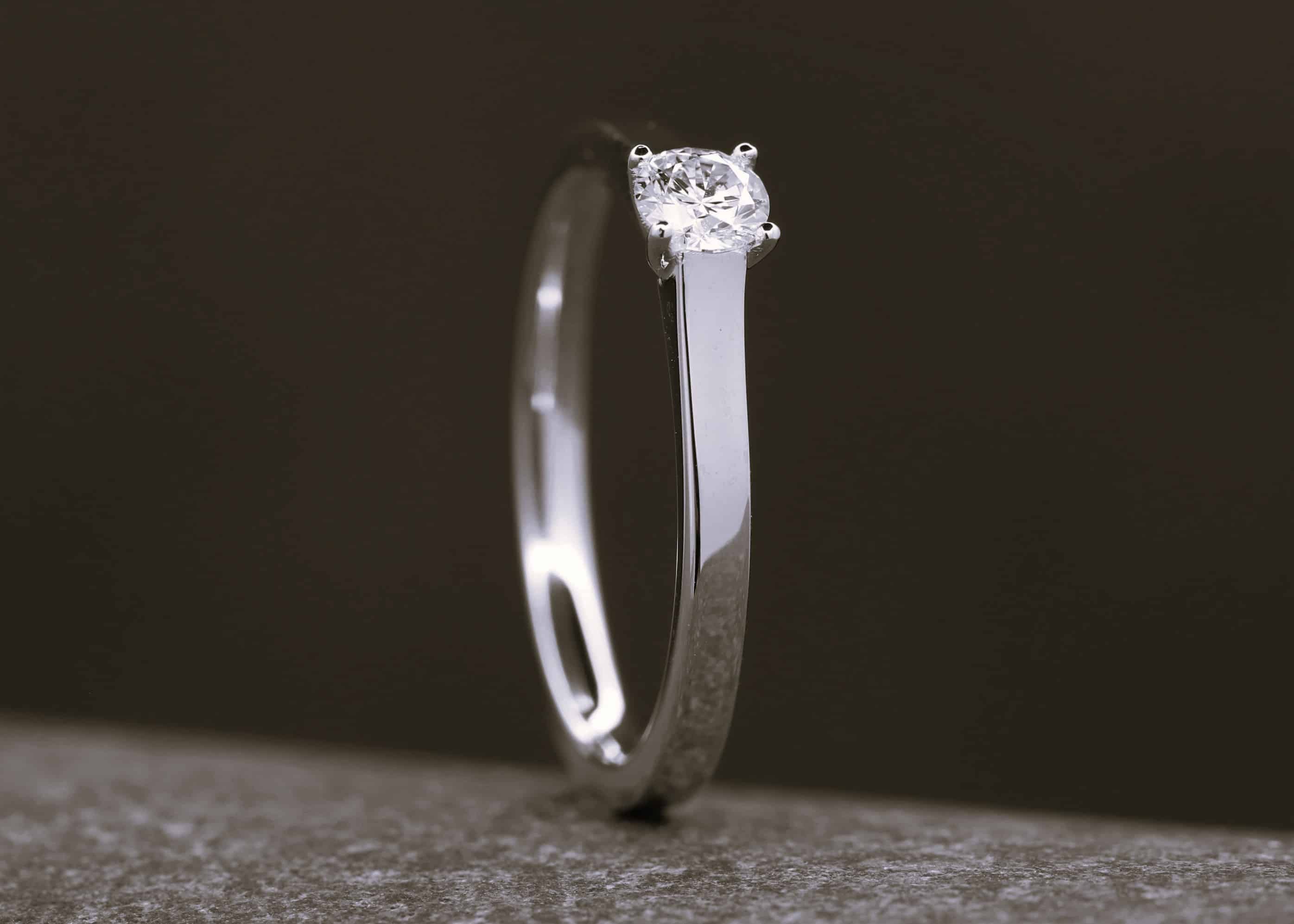 Verlobungsring 585er Weißgold mit 0,215ct synthetischem Diamanten im Brillantschliff – Bild 8