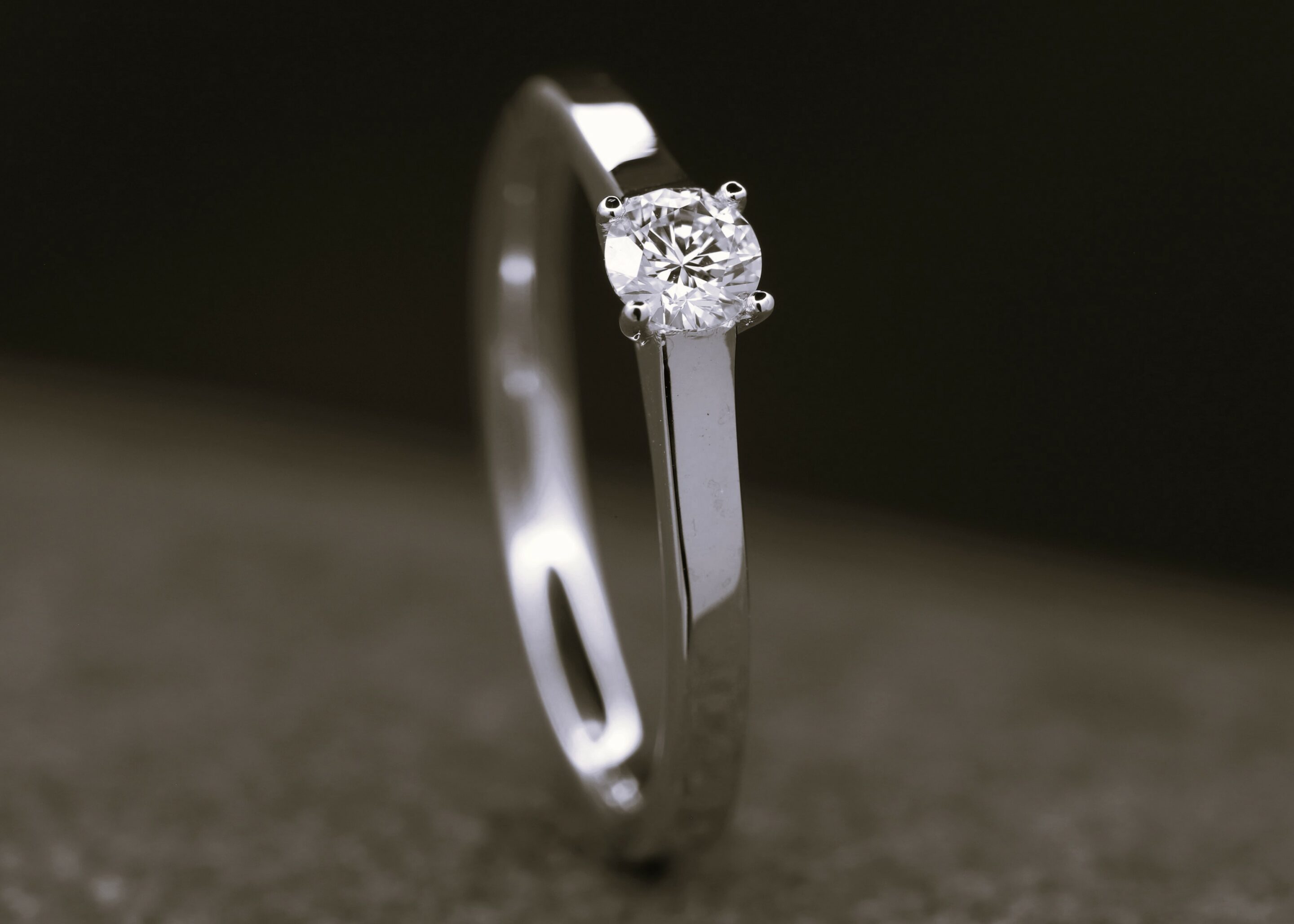 Verlobungsring 585er Weißgold mit 0,215ct synthetischem Diamanten im Brillantschliff – Bild 7