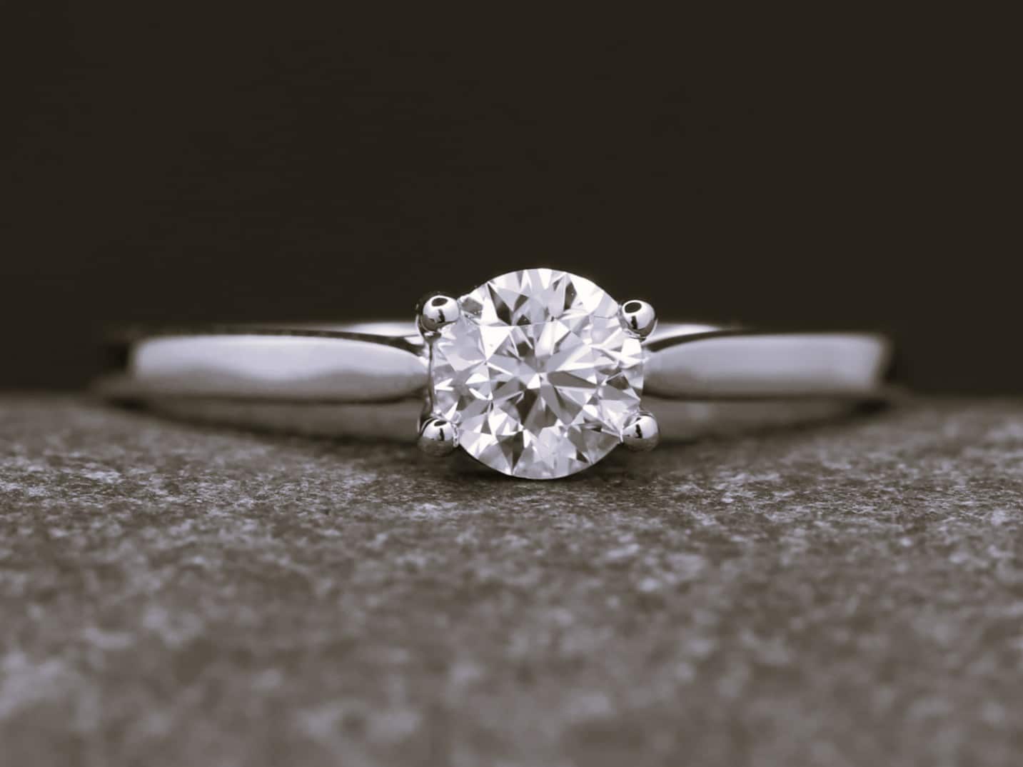Verlobungsring 585er Weißgold mit 0,45ct synthetischem Brillanten – Bild 7