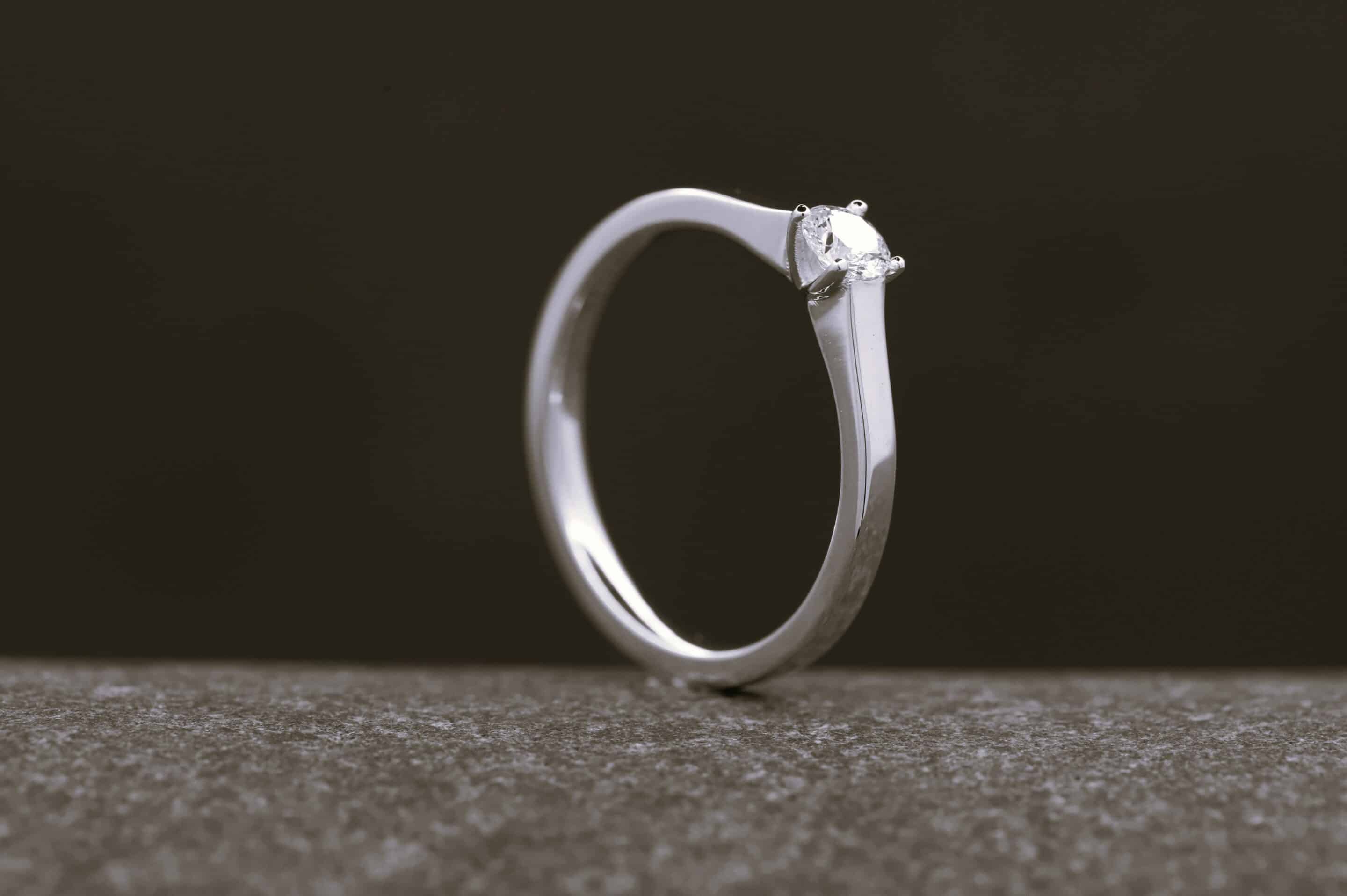 Verlobungsring 585er Weißgold mit 0,215ct synthetischem Diamanten im Brillantschliff – Bild 6