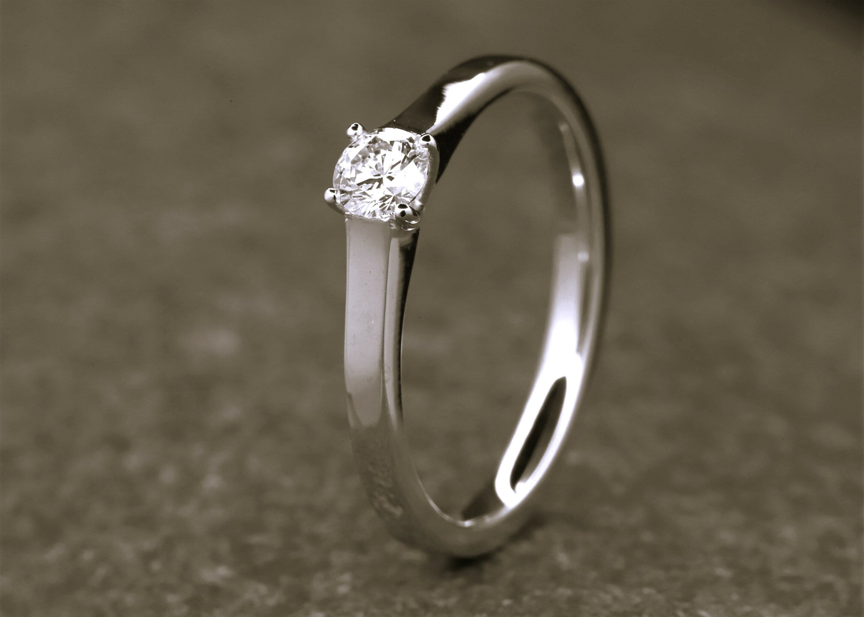 Verlobungsring 585er Weißgold mit 0,215ct synthetischem Diamanten im Brillantschliff – Bild 2