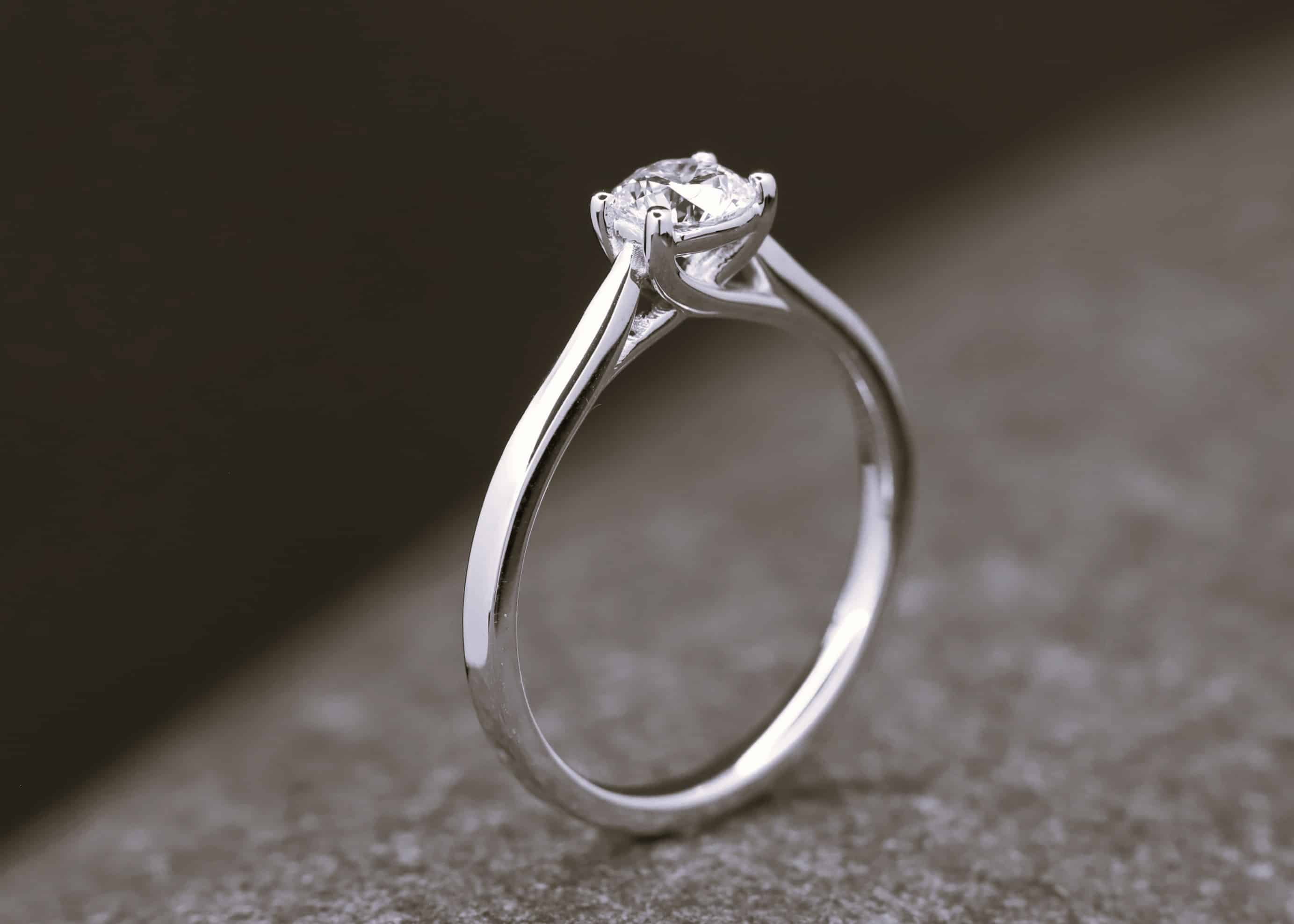 Verlobungsring 585er Weißgold mit 0,45ct synthetischem Brillanten – Bild 10