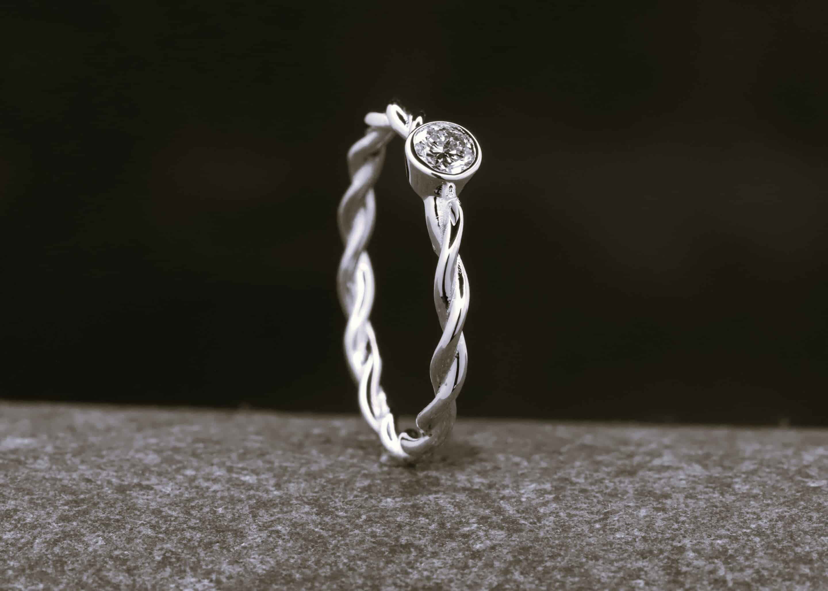 Verlobungsring 585er Weißgold mit 0,15ct synthetischem Diamanten im Brillantschliff – Bild 4