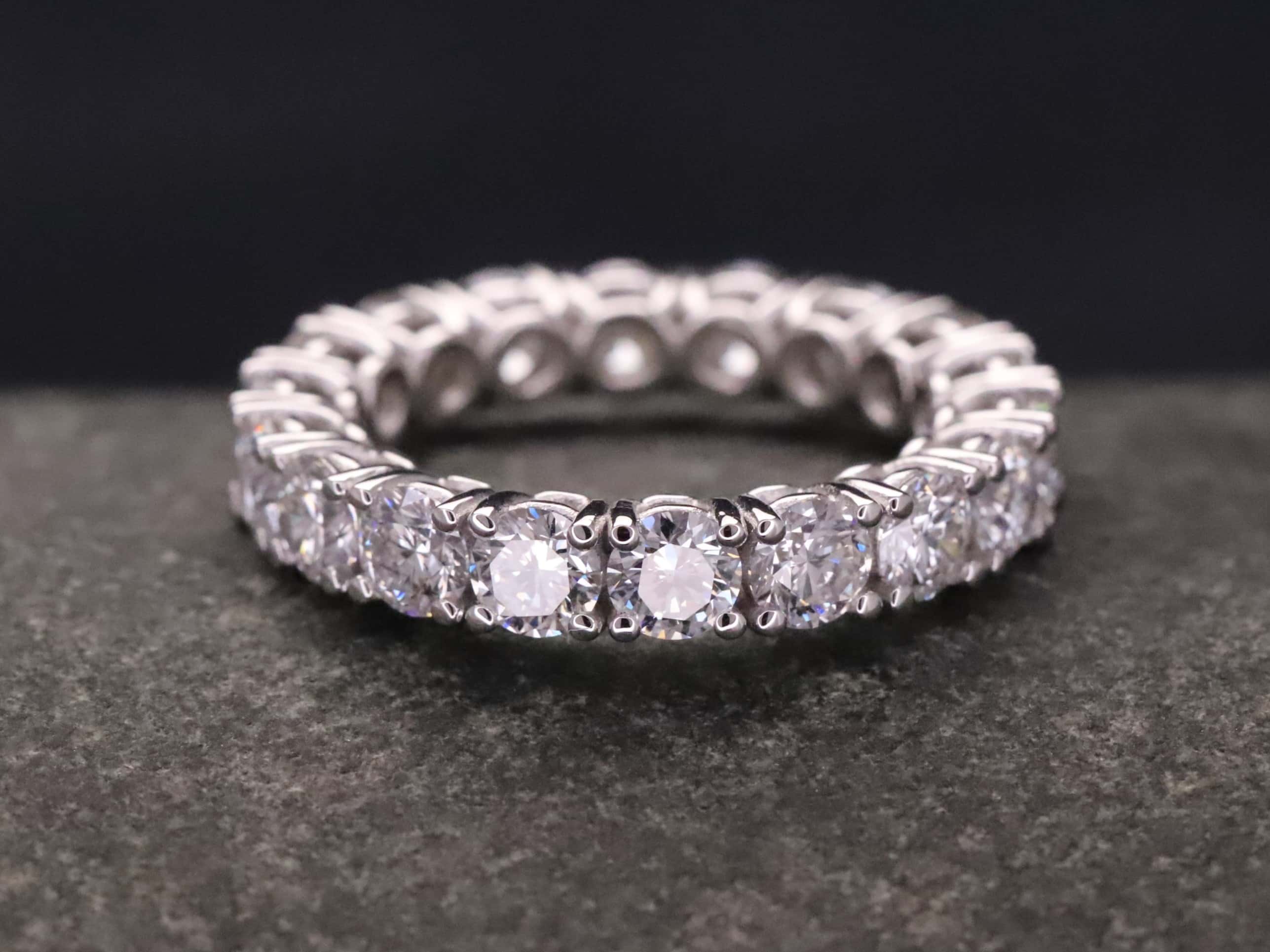 Beisteckring Brillantring in 585er Weißgold mit 4,75ct synthetischen Brillanten