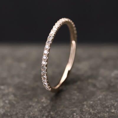 Beisteckring mit Krönchenfassung in 585er Rosegold mit synthetischen Brillanten je 0,01ct