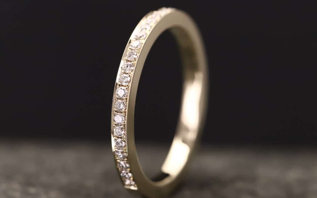 Beisteckring mit Fadenfassung in 585er Gelbgold mit synthetischen Brillanten je 0,01ct