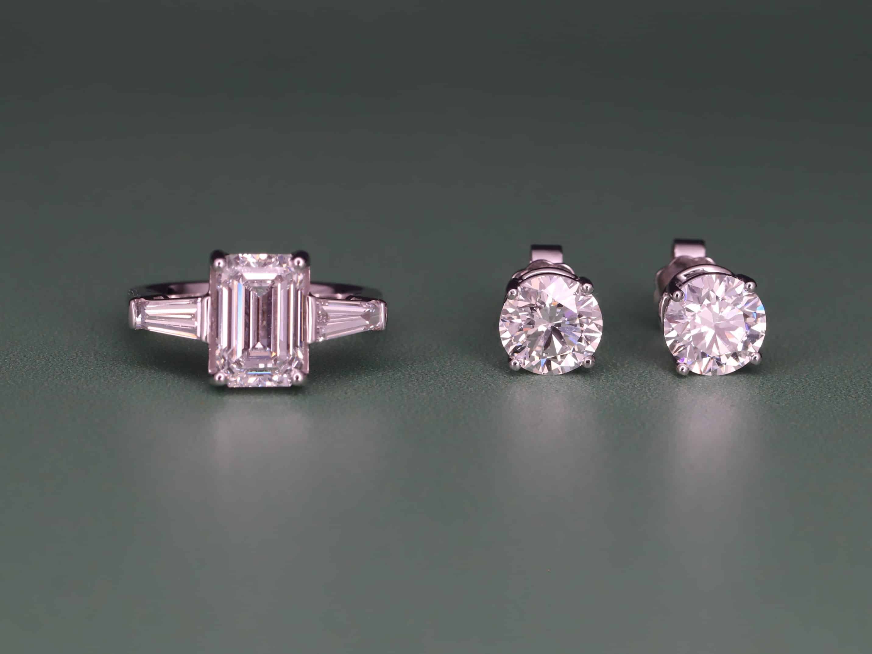 Verlobungsring 585er Weißgold mit 2,5ct synthetischen Diamanten im Smaragdschliff – Bild 8